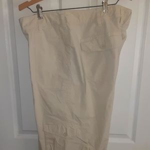 Womens Capris NWOT
